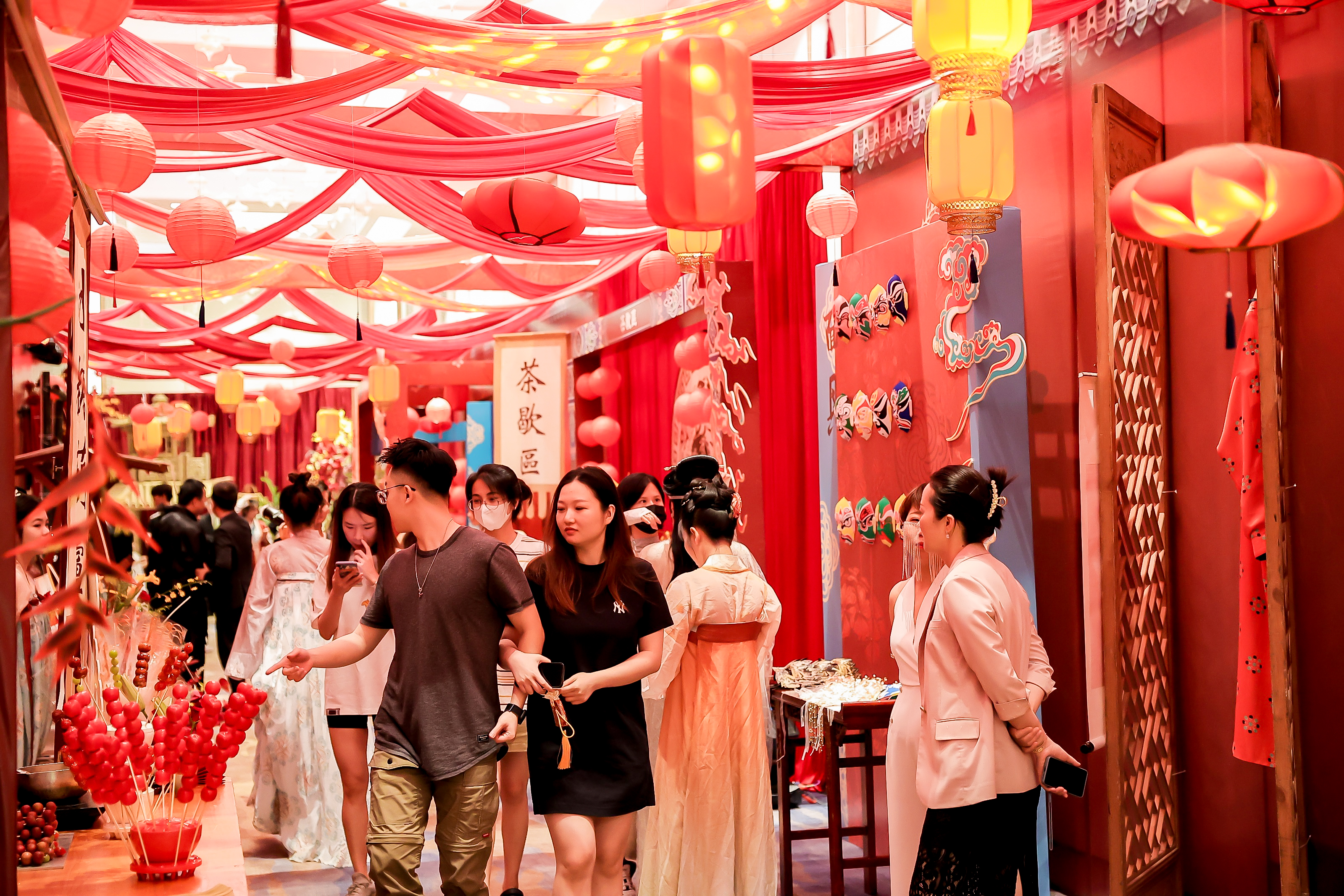 石代科技联合深圳龙华希尔顿逸林酒店“梦回大唐”中式5D全息光影婚礼发布会圆满收官，开辟宴会营销新纪元(图3)