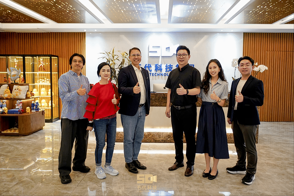 链接国际创意力量_LAVA集团董事长一行莅临石代科技考察交流(图2) 链接国际创意力量_LAVA集团董事长一行莅临石代科技考察交流(图2)